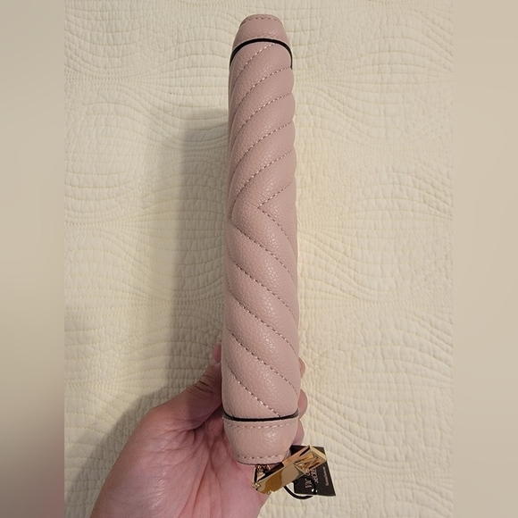 NWT Victoria's Secret Zippered Wallet - Picture 8 of 9